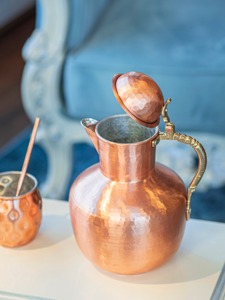 Carafe à eau en cuivre au design chic et tendance, finition lisse, vente en gros directe usine - Product Image 6