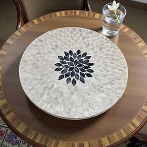 Bandeja Giratoria de Lujo con Incrustaciones de Madreperla, Organizador Elegante con Mosaico de Conchas Iridiscentes para una Decoración del Hogar con Estilo - Product Image 6