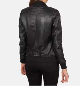 Chaqueta estilo varsity para mujer, elegante, hecha con materiales suaves, detalles acanalados y corte informal, perfecta para conjuntos de otoño e invierno, en venta. - Product Image 4