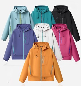 Chaqueta de Montañismo Impermeable y Cortavientos para Hombre y Mujer, Estilo Pareja, con Logotipo Personalizado Bordado, Precio de Fábrica de Bangladesh y China - Product Image 1