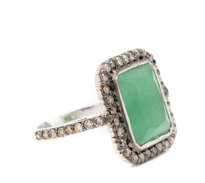 Anillo de Plata de Ley 925 con Esmeralda Rectangular Natural y Halo de Diamantes, Joyería Fina, Memoria Jewels, Venta al Por Mayor - Product Image 6