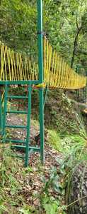 สะพานเชือกเหล็กพรีเมียมสำหรับรีสอร์ทและแคมป์ สะพานเชือกเหล็กสำหรับโครงการท่องเที่ยวผจญภัย อุปกรณ์เดินบนทางเชือกสูงเชิงพาณิชย์ - Product Image 3