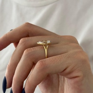 Trendy Design Pear Cut Lab Grown Diamond Bezel Set <b>Dainty</b> Split Shank 18k Yellow Gold Women's Wedding Engagement IGI <b>Ring</b> - Product Image 4