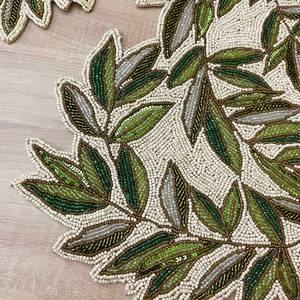 Set de Napperons Décoratifs Faits Main en Tissu Forme Feuille 450mm – Collection Classique - Product Image 6