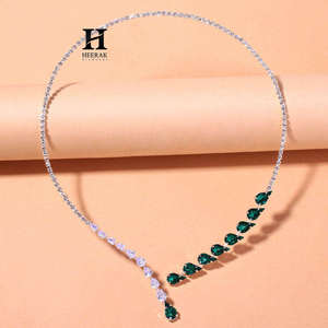 Collar de Lujo con Esmeralda Cultivada en Laboratorio con Corte de Pera, Oro de 14K, Diamante VVS, Colgante Asimétrico para Mujer, Joyería Fina de Tendencia 2026 - Product Image 4