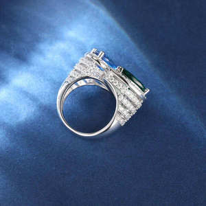 Anillos de diamantes de corte pera en oro blanco para mujer con piedras centrales verdes y azules, diamantes de color fantasía, estilo de lujo, certificado GIA. - Product Image 4
