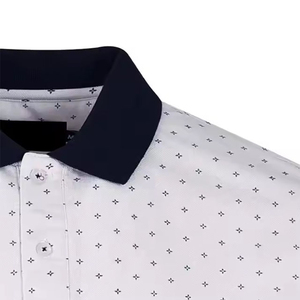 Chemise classique blanche à manches courtes pour homme avec col et poignets contrastants bleu marine, 100% jersey de coton - Product Image 3