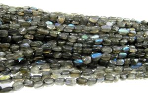 Cuentas de labradorita natural ovaladas lisas de 6 a 10 mm, hebras azules brillantes de 13 pulgadas de largo - Product Image 2
