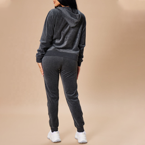 Ensemble de survêtement 2 pièces en velours gris foncé pour femme avec logo personnalisé, veste à capuche zippée et pantalon de jogging, coupe décontractée, collection automne - Product Image 2