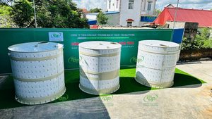 Tanques cilíndricos de plástico PE y HDPE (polipropileno) para productos químicos, agua, aceite y combustible, con diseño personalizado, fabricados en Vietnam. - Product Image 3
