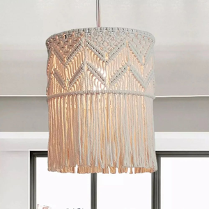 Lampe suspendue en macramé faite à la main avec pompons, style bohème, luminaire de plafond pour salon, décoration intérieure, design géométrique - Product Image 3