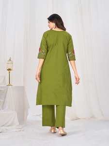 Conjunto de traje Anarkali de algodón puro para mujer con bordado multicolor y dupatta de algodón Mal |   Colección Boutique |   Proveedor al por Mayor - Product Image 4