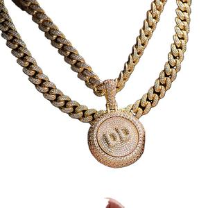 Colgante Unisex de Hip Hop con Letras Redondas en Moissanita Engastada en Garra, Chapado en Oro, Estilo Iced - Product Image 1