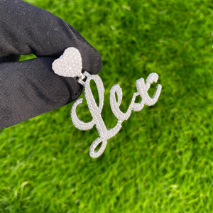 Collar con Letra Personalizable en Cursiva de Oro de 10K, Colgante con Cierre de Corazón con Diamantes Moissanite, Letra Personalizada, Regalo Moderno - Product Image 1