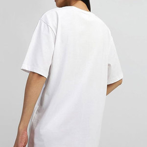 Chemise pour femme à manches courtes, col rond, coupe ajustée, de haute qualité, respirante, légère, écologique, 100% coton, avec logo personnalisé imprimé - Product Image 1