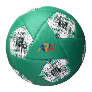 Ballon de football professionnel de qualité supérieure, durable, avec une couche de protection et une texture lisse pour l'entraînement - Product Image 3