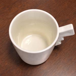 Taza de Porcelana Navideña con Tapa y Cuchara, Diseño Bonito, Capacidad de 350 ml, Aislada, Resistente al Calor, Apta para Microondas y Lavavajillas, Asa en Zig Zag - Product Image 3