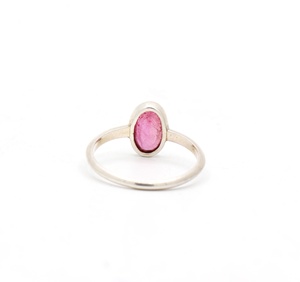 Anillo Solitario de Plata de Ley 925 con Bisel de Rubí Ovalado Natural, Joyería Fina, Memoria Jewels, Venta al Por Mayor - Product Image 3