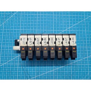 Vanne solénoïde 5 ports SMC VJ514MY, utilisée comme pièce détachée pour équipement semi-conducteur Legacy - Product Image 1