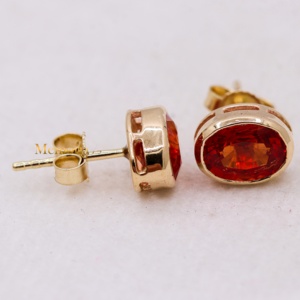 Pendientes de Oro Amarillo Sólido de 14K con Zafiro Naranja Ovalado Natural, Joyería Fina, Memoria Jewels, Venta al Por Mayor - Product Image 1
