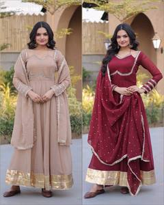 Conjunto de Vestido y Dupatta de la Mejor Calidad, Plateado, con Encaje Brillante, Estilo Kali, con Mangas Largas y Cuello Elegante, Proveedor Indio - Product Image 6