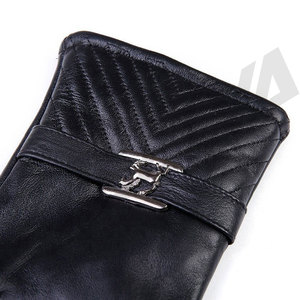 Gants de toilette personnalisables en matériau confortable de qualité supérieure, avec poignet tricoté, texture lisse et respirante - Product Image 5