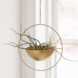 Macetas Colgantes de Metal Negro de Calidad Antigua con Gancho para Jardín, Estilo Rústico para Uso en Exteriores - Product Image 2