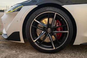 Auto Usado de Marca Especial, Toyota Supra 3.0 Premium Coupé 2022, Listo para Enviar a Todo el Mundo - Product Image 3