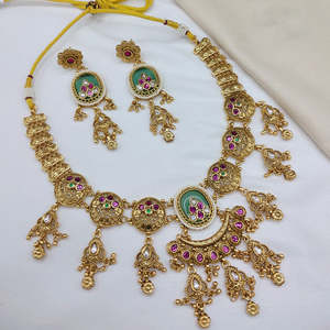 Conjunto de Collar Tradicional de Diseño con Baño de Oro, Piedras Pota y Perlas para Mujer, Joyería de Moda - Product Image 1