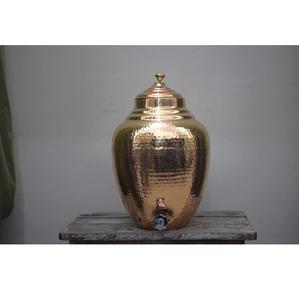 Dispensador de Agua de Cobre con Diseño Martillado Elegante de Proveedor Indio para Bodas, Hoteles y Regalos Corporativos para Suministro Mundial - Product Image 1