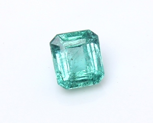 Esmeralda natural certificada por IGI de 1.81 quilates, corte octogonal facetado, verde azulado, calidad súper fina, piedra para joyería, Rajasthan, India - Product Image 1