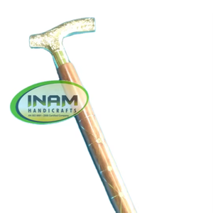 Canne de marche en bois avec incrustations, poignée en laiton de type Derby et tige décorative |   Canne de marche classique en bois avec incrustation détaillée - Product Image 2