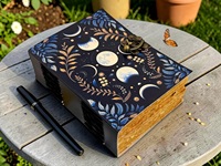 Carnet en cuir Phases de Lune Grimoire Céleste Papier à bords frangés fait main Cahier vintage Livre de sorts Cadeau 200 feuilles