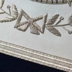 Tablier maçonnique personnalisé de luxe avec broderie machine – Équipement de maçon maître de haute qualité - Product Image 1