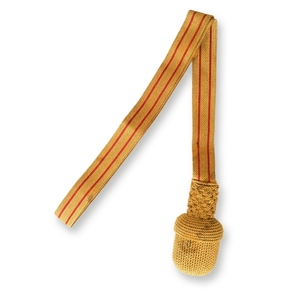Cinta Metálica Dorada al por Mayor con Nudo de Espada y Raya Roja, Correa Plana para Colgar, Accesorio para Desfiles - Product Image 1
