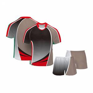 Ensemble d'uniformes de rugby personnalisés en polyester imprimé par transfert thermique, blocs de couleurs noir, vert, jaune, manches courtes, anti-humidité, devant - Product Image 2