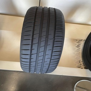 Neumáticos Usados al Por Mayor, Neumáticos Duraderos para Vehículos en Oferta, Precio de Fábrica, Neumáticos de Repuesto de Alta Calidad y Asequibles para Autos y Camiones - Product Image 1