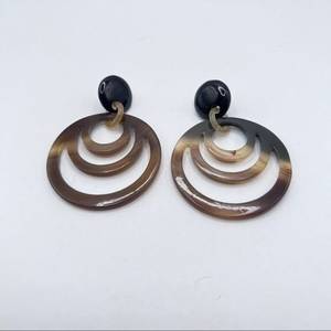 Pendientes de Cuerno con Diseño Redondo y Aspecto Elegante, Accesorios de Regalo de Navidad, Ideales para un Estilo Exquisito, Pendientes de Cuerno Naturales para Mujer - Product Image 3