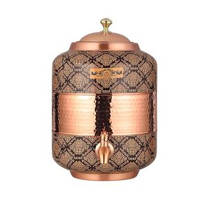 Distributeur d'eau en cuivre avec motif décoratif et robinet pour usage domestique - Product Image 1