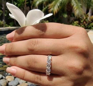 Anillo de Boda Unisex con 5 Diamantes Redondos Cultivados en Laboratorio de 2.00 Quilates, Oro 10K/14K/18K/PT950/S925, Certificado IGI, de Lujo - Product Image 3