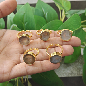 Anillo de moda ajustable chapado en oro de 18k con ágata drusa, estilo de lujo, geoda en bruto, joyería de alta gama, el más vendido al por mayor - Product Image 4