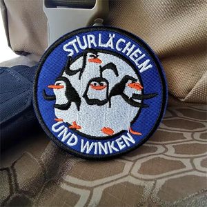 Patch brodé thermocollant « Sturlächeln Und Winken » en feutre non tissé, forme ronde, pour cadeaux - Product Image 5