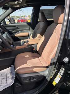 Toyota Grand Highlander Platinum AWD Usado 2025 - Product Image 3