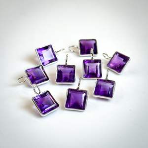 Pendentif carré en améthyste naturelle, taille princesse, en argent sterling 925, breloque faite à la main, bijou en améthyste - Product Image 3