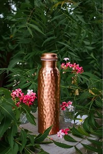 Botella de Agua de Cobre de Excelente Calidad, Directo de Fábrica, Personalizable, Botella de Agua de Cobre con Diseño Floral Martillado - Product Image 2