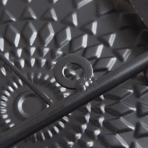 Decorazione da Parete in Metallo Geometrico Multicolore, Design Artistico Unico per Arredamento Casa - Product Image 3