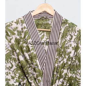 Kimono de Moda con Diseño Moderno y Elegante, Estampado Floral Colorido, 100% Algodón, Cuello en V, Largo Completo, con Cinturón Ajustable - Product Image 4