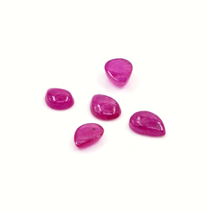 พลอยทับทิมธรรมชาติทรงลูกแพร์ขนาด 4x6 มม. แบบคาโบชอง ปรับขนาดแล้ว สำหรับทำเครื่องประดับ พร้อมใช้งาน - Product Image 4