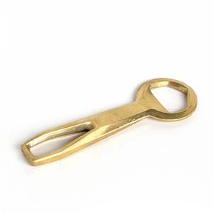 Abridor de botellas magnético de metal con recogedor de tapas para refrigerador de cocina, fácil almacenamiento, construcción resistente y duradera - Product Image 2