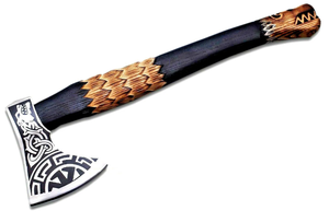 Hache viking artisanale avec manche en bois de frêne gravé et fourreau en cuir avec gravure sur la tête - Product Image 4